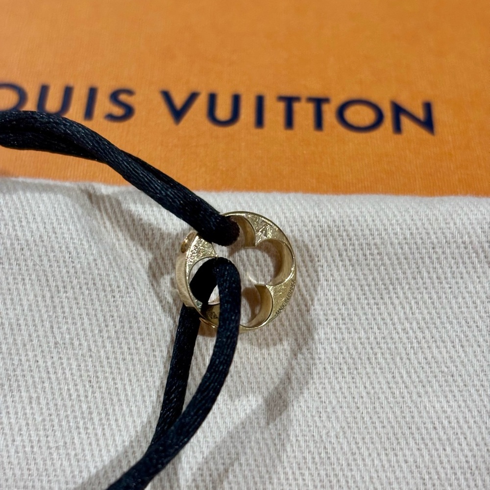 Louis Vuitton Black Cord Bracelet 18k with Yellow Gold Monogram Flower charm - Picture 4 of 5